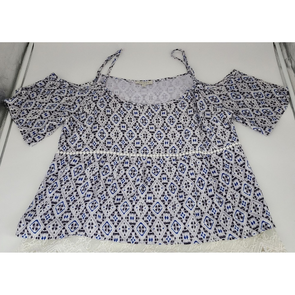 Skies Are Blue Cold Shoulder Top Women L Blue White Excellent Boho Lace Trim